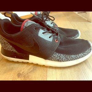 Jordan roshes size 10